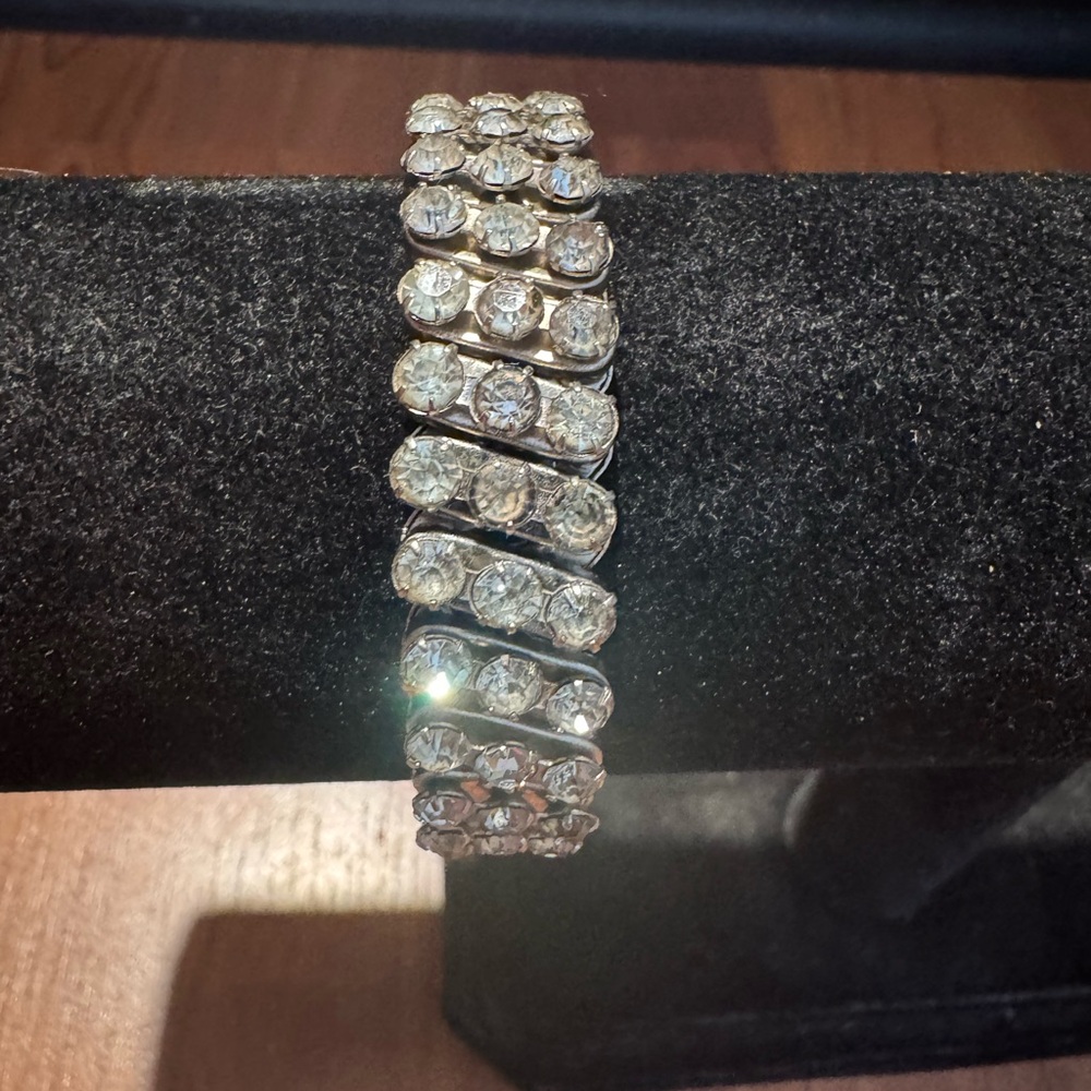 Elegant 1940’s  Silver Rhinestone Bracelet